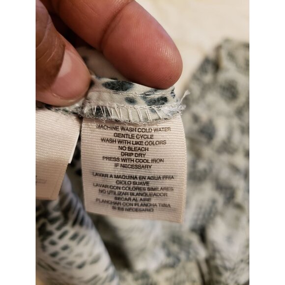 Rachel Roy, sleeveless, snakeskin print, hi-low top, blouse, size L - Picture 8 of 9